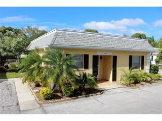 2415 Aspinwall St, Sarasota, FL 34237-5108