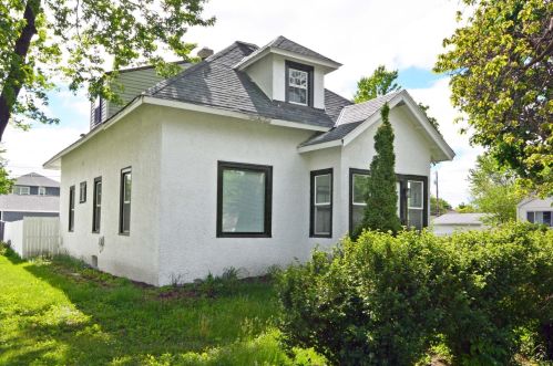 4000 Dupont Ave, Minneapolis MN  55412-1613 exterior