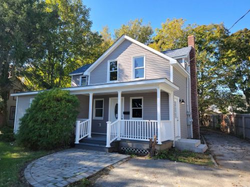 72 Cherry Ave, West Sayville NY  11796-1214 exterior