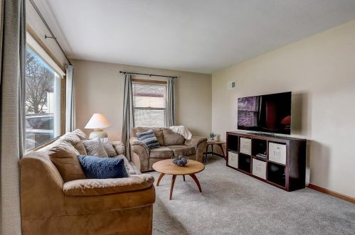 523 112, Milwaukee WI 53226-4132 exterior