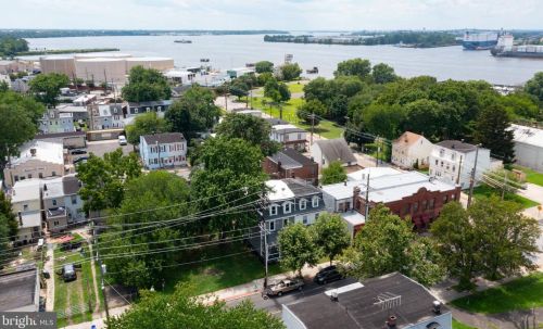 210 Market St, Gloucester NJ  08030-1907 exterior