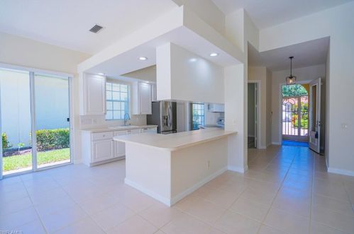2760 Island Pond Ln, Naples, FL 34119-7526