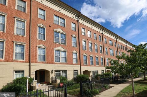 7999 Crescent Park Dr, Gainesville, VA 20155-1565