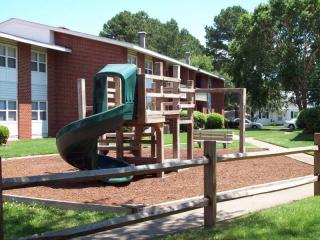 272 Bay Ave, Norfolk VA  23503-4542 exterior