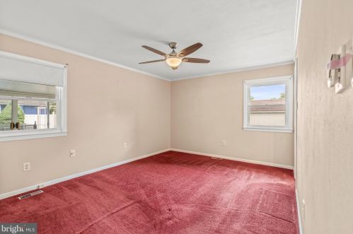 701 Parry Blvd, Riverton NJ  08077-3938 exterior