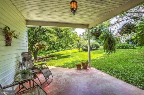 210 Hoernerstown Rd, Hummelstown PA  17036-9503 exterior