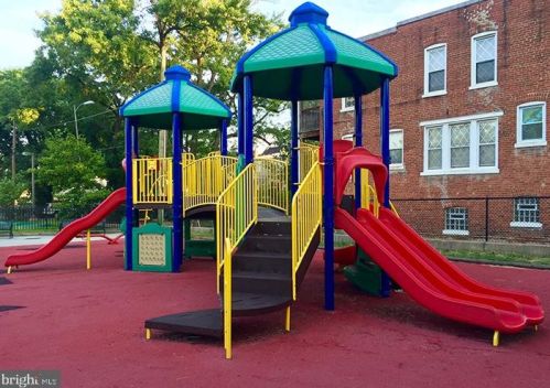 804 Taylor St, Washington DC 20011-5863 exterior