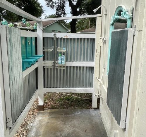 3 Chapman Ave, Isle Of Palms SC  29451-2413 exterior