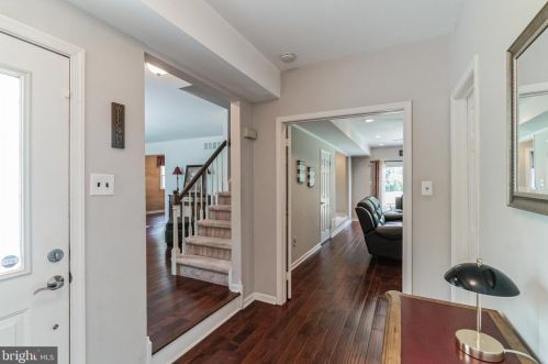 907 Quincy Dr, Yardley PA  19067-2902 exterior