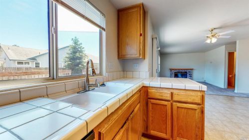 2216 Sunlit Ann Dr, Santa Rosa CA  95403-8146 exterior