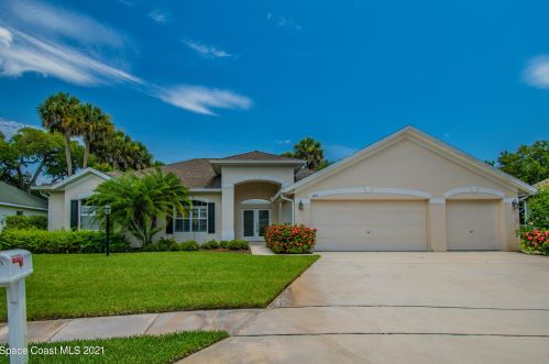 4416 6th St, Vero Beach, FL 32968-4061