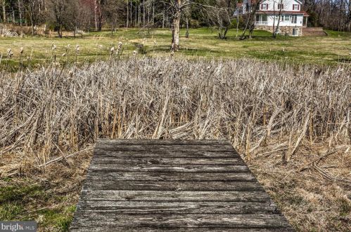 210 Hoernerstown Rd, Hummelstown PA  17036-9503 exterior