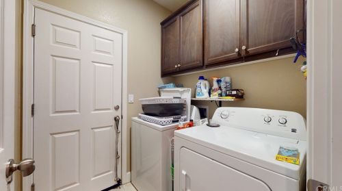 1648 Maidencane Way, Los Banos CA  93635-8546 exterior