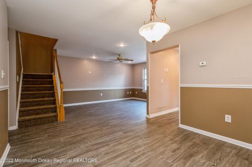 48 Alpine Rd, Holmdel Village NJ  07733-2724 exterior