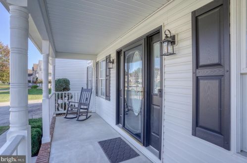 411 Mannering Dr, Dover DE  19901-5409 exterior