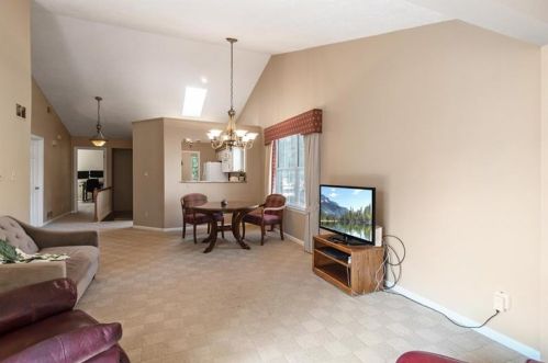 1535 Merion Ln, Oakmont PA  15139-1037 exterior