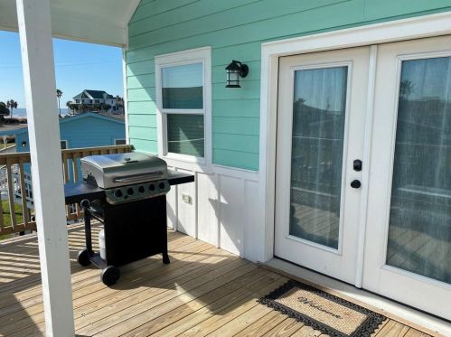 4216 Oleander Dr, Galveston, TX 77554-7759