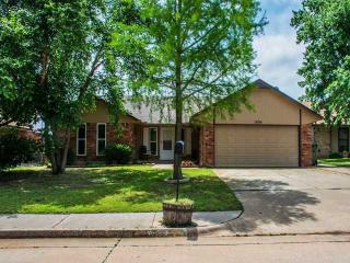 1034 Walsh Ln, Yukon, OK 73099-4232