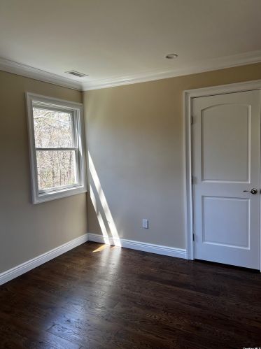 5 Niewood Dr, Panamoka NY  11961-3102 exterior