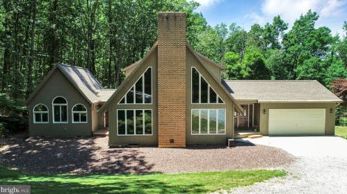 304 High Mountain Rd, Lees Cross Roads, PA 17257-9663