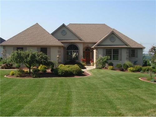 5120 Elmhurst Dr, Schnecksville, PA 18078-2800