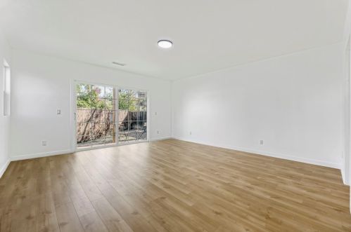 5920 Riverton Ave, North Hollywood CA  91601-1443 exterior