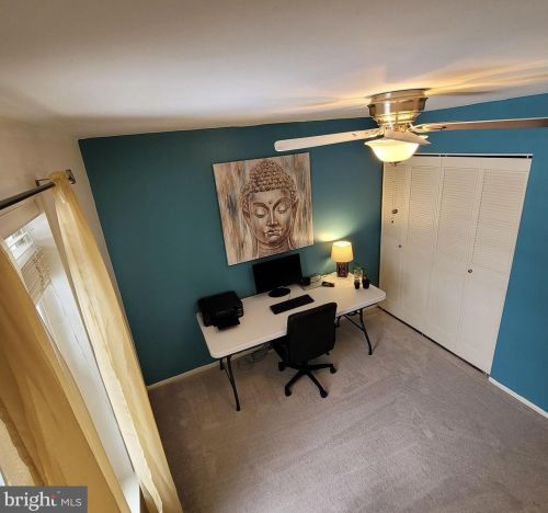 2038 Harbour Dr, Palmyra NJ 08065-1118 exterior