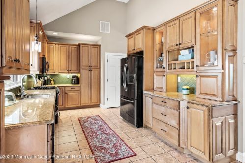 208 Virginia Dr, Bricktown NJ  08723-6521 exterior