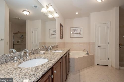 139 Cornerstone Dr, Newtown Square PA 19073-4049 exterior