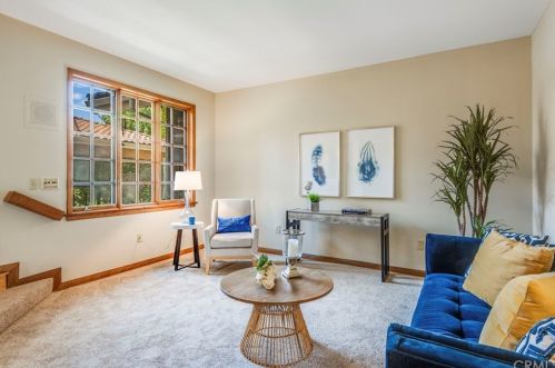 17 Malaga Pl, Manhattan Beach CA  90266-0072 exterior