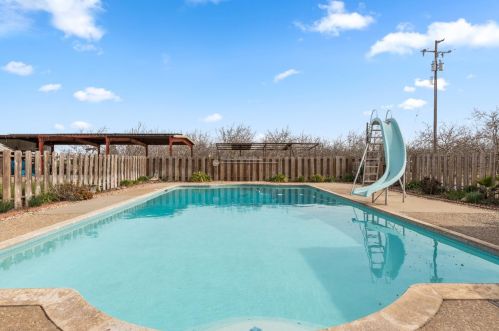 1001 Townhill Rd, Valley Home CA  95361-8619 exterior