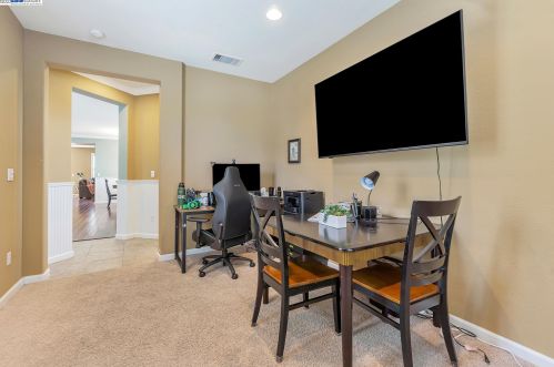 307 Myrtle Ln, Oakley, CA 94561-1886