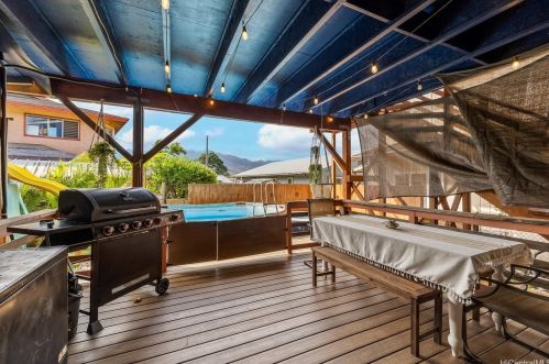 66-961 Kamakahala St, Waialua, HI 96791-9735