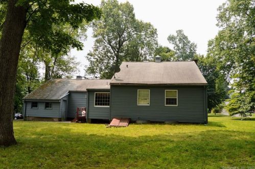 50 Paul Spring Rd, Farmington, CT 06032-2439