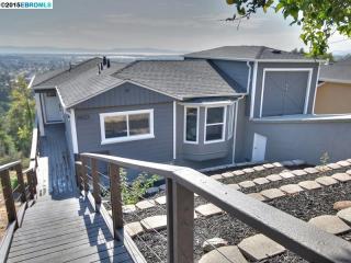 6623 Simson St, Oakland, CA 94605-2220
