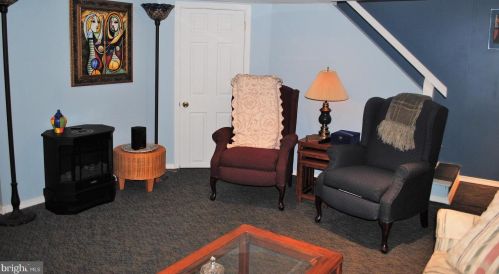 8201 Frst Hl Dr, Melrose Park PA  19027-1520 exterior