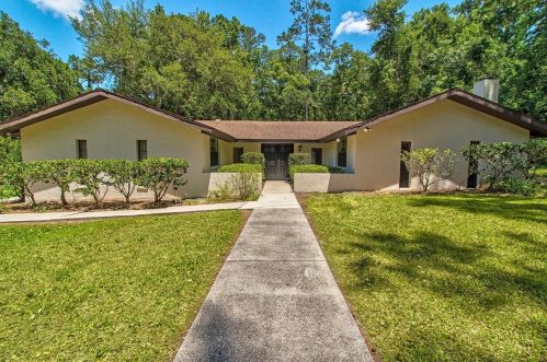 520 Rogers Ave, Brooksville, FL 34601-2138
