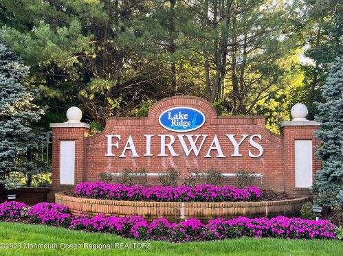 205 Skyline Dr, Lakewood NJ  08701-5740 exterior