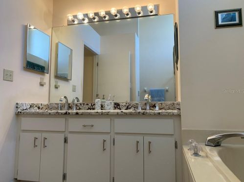 612 Masterpiece Dr, Ruskin FL 33573-6564 exterior