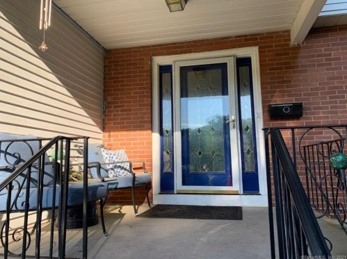 14 Candlewood Dr, Bloomfield, CT 06002-2602