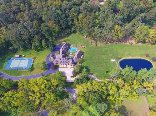 4 Thorne Ln, Matinecock, NY 11560-2609
