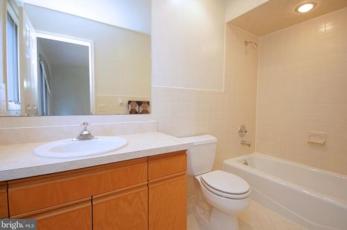 45 Laurel Wood Dr, Trenton NJ 08648 exterior