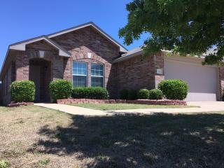 332 Laurel Ln, Rockwall TX  75087-9310 exterior