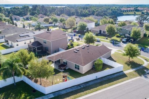 1753 Dunedin Dr, Tavares, FL 32778-5781