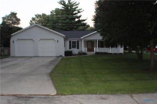 218 Parklane Ave, Bradner, OH 43406-9761