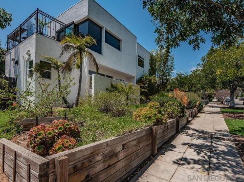 4838 Lamont St, San Diego, CA 92109-3426