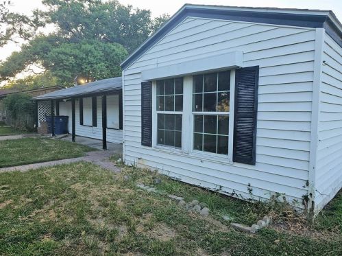 204 13th Ave, Texas City, TX 77590-6223