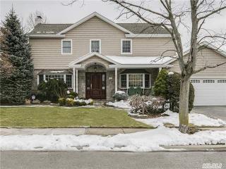 1667 Warwick Rd, Hewlett, NY 11557-1832