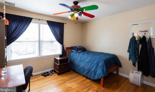 327 Ashford Dr, Lancaster PA 17601-3535 exterior