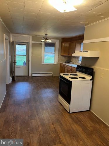 1614 Windsor Castle Rd, Moselem PA  19526-8620 exterior
